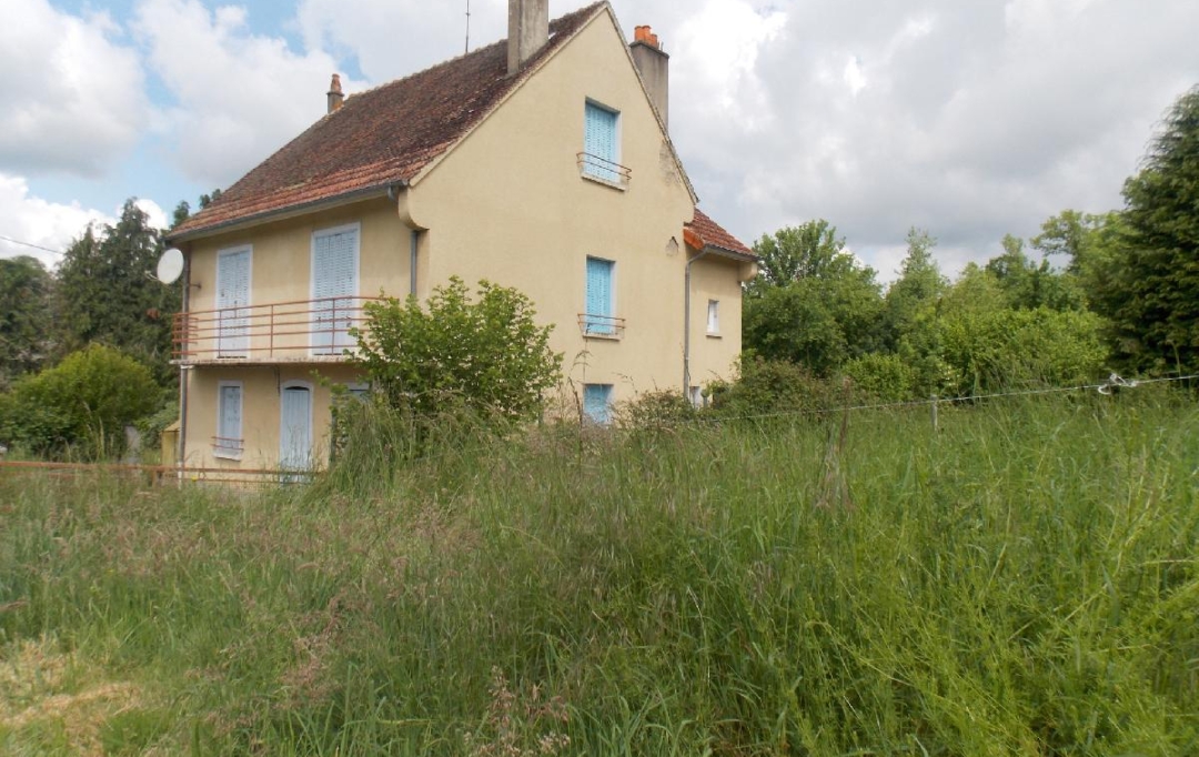 Aubusson Immobilier : Maison / Villa | SAINT-MEDARD-LA-ROCHETTE (23200) | 175 m2 | 115 500 € 