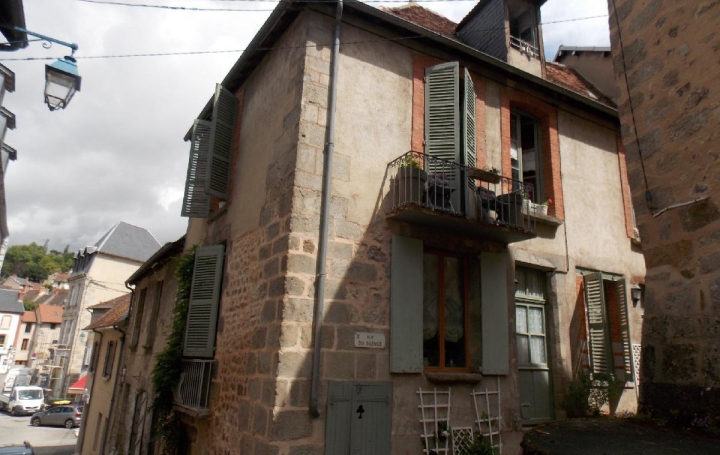 Maison AUBUSSON 123 m2 98 100 € Maison AUBUSSON 123 m2 98 100 €